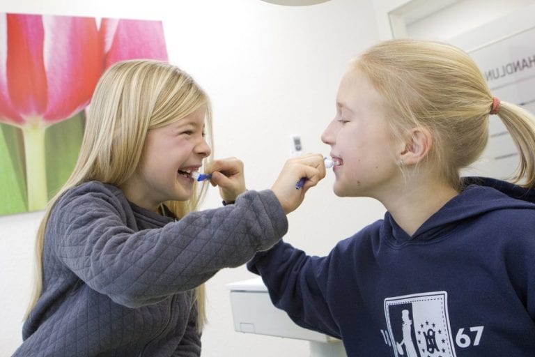 Kinderzahnheilkunde in der Zahnarztpraxis Dr. Meyer in Hameln