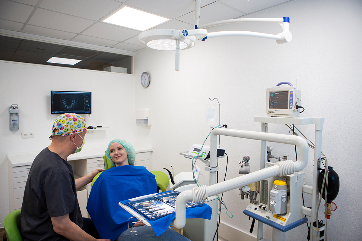 Oralchirurgie zahnärztliche Chirurgie bei Zahnarzt Dr. Meyer in Hameln